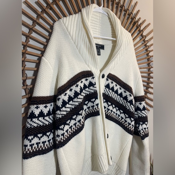 Forever 21 Men’s Cream and Black Shawl Collar Cardigan Canincore Après-Ski M - Picture 8 of 13